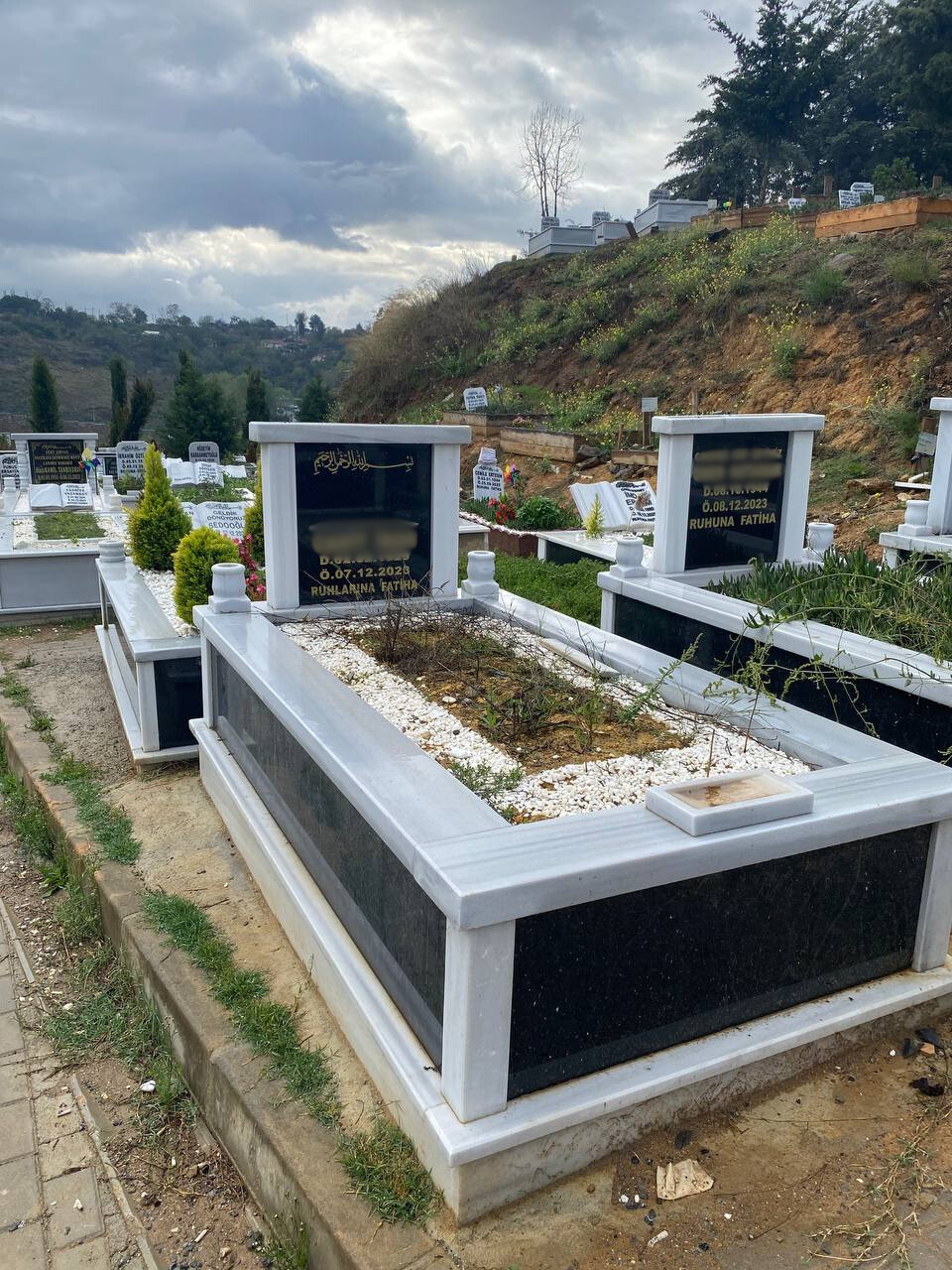 Tek Kişilik Granit Mezar